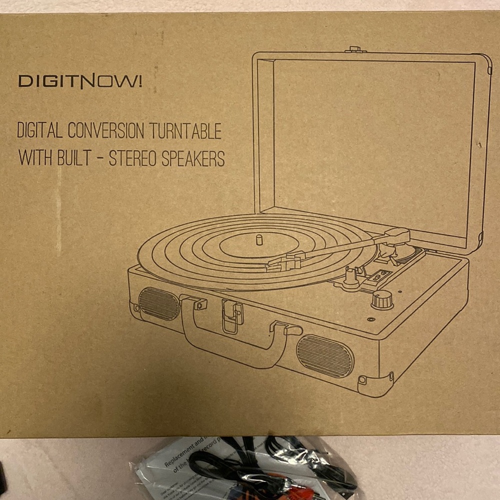 NIB Digitnow Turntable